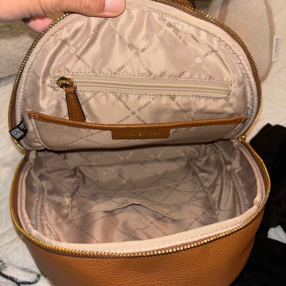 Michael Kors medium sized brown backpack - Picture 3 of 3
